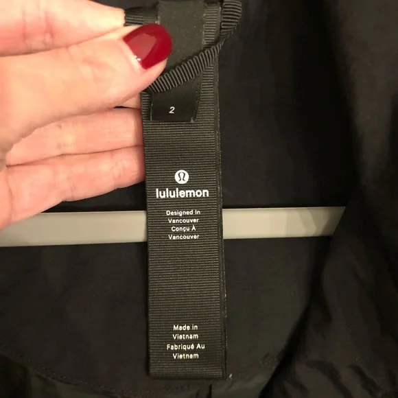 Lululemon Athletica Black Cropped Rain Jacket with Foldable Hood - Picture 2 of 4